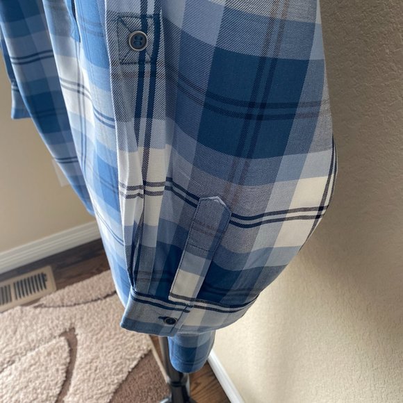 CJ Banks- Plaid Blue Long Sleeve Button Down, Size 2X - Picture 5 of 11